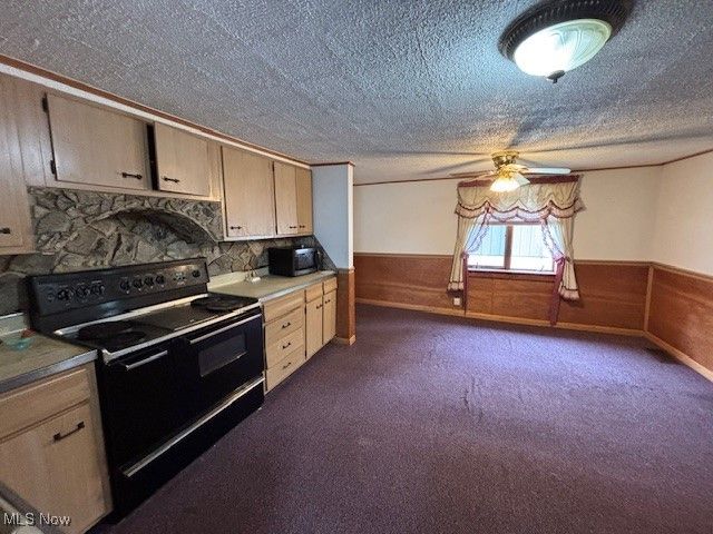 1445 E County Line Road, Mineral Ridge, OH 44440