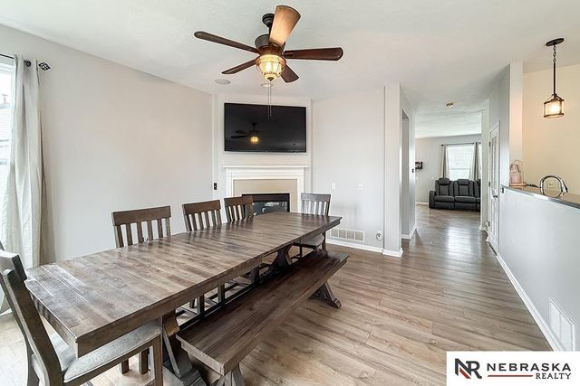 2112 S Mineral Drive, Papillion, NE 68046