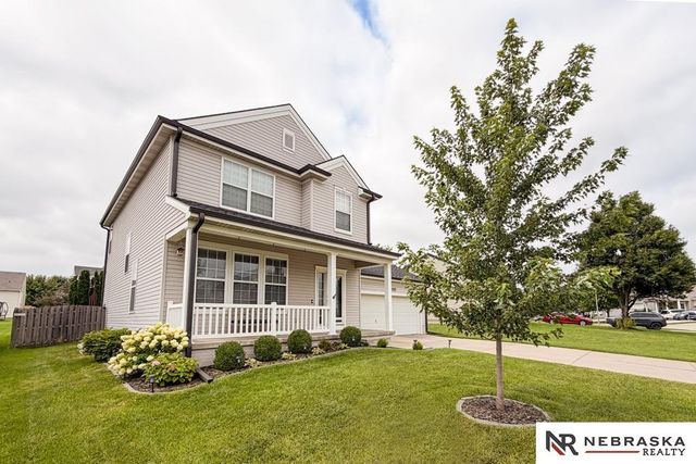 2112 S Mineral Drive, Papillion, NE 68046