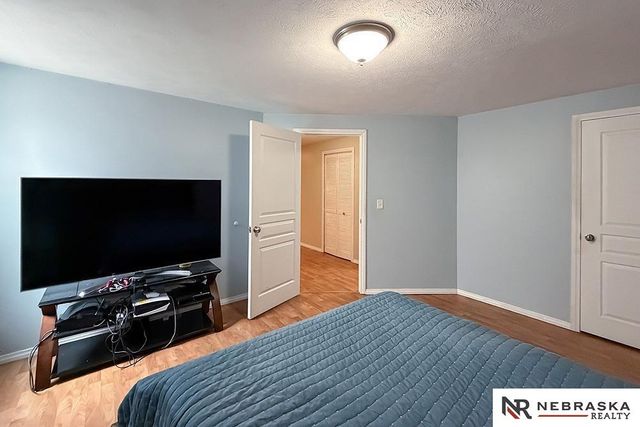 2112 S Mineral Drive, Papillion, NE 68046