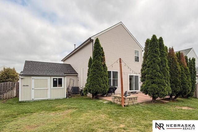 2112 S Mineral Drive, Papillion, NE 68046
