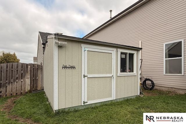 2112 S Mineral Drive, Papillion, NE 68046