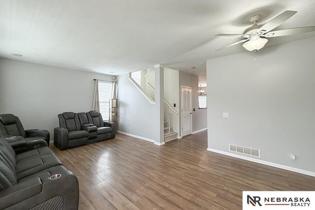 2112 S Mineral Drive, Papillion, NE 68046