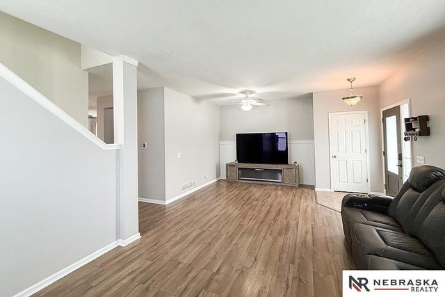 2112 S Mineral Drive, Papillion, NE 68046