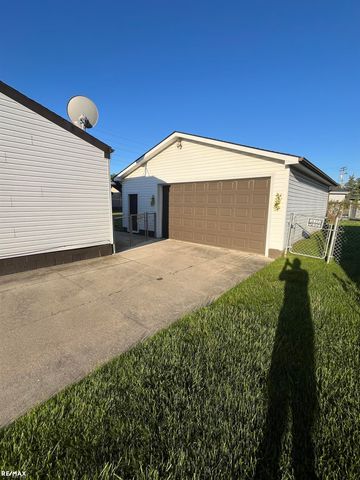 31543 Devos Court, New Haven, MI 48048