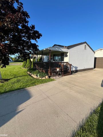 31543 Devos Court, New Haven, MI 48048