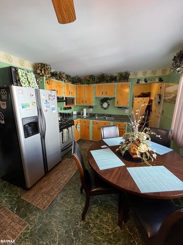 31543 Devos Court, New Haven, MI 48048