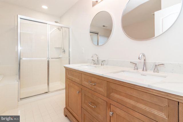 226 HAWTHORNE WAY, Riverside, NJ 08075