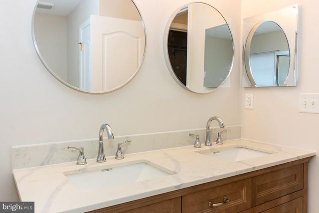 226 HAWTHORNE WAY, Riverside, NJ 08075