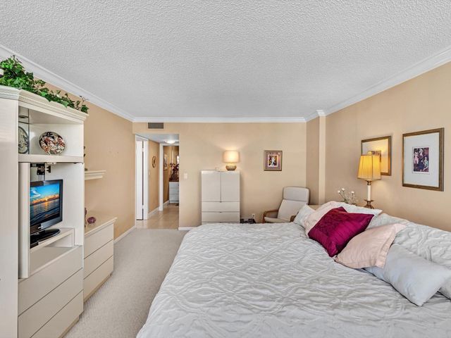 1149 Hillsboro Mile 703, Hillsboro Beach, FL 33062