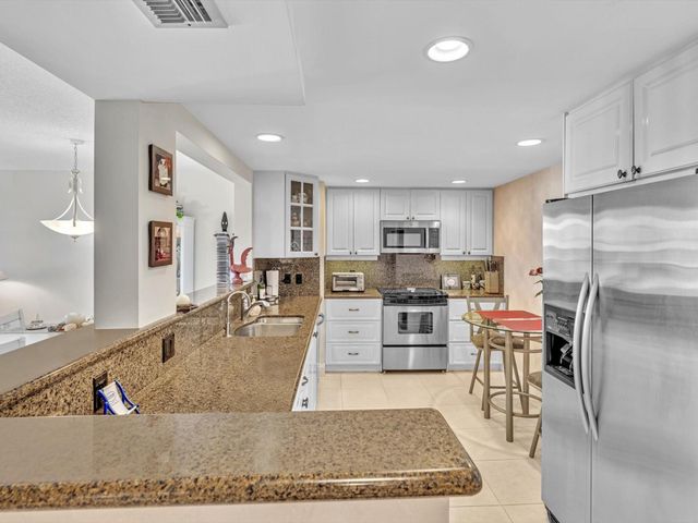 1149 Hillsboro Mile 703, Hillsboro Beach, FL 33062