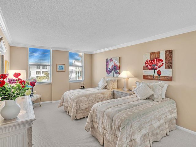 1149 Hillsboro Mile 703, Hillsboro Beach, FL 33062