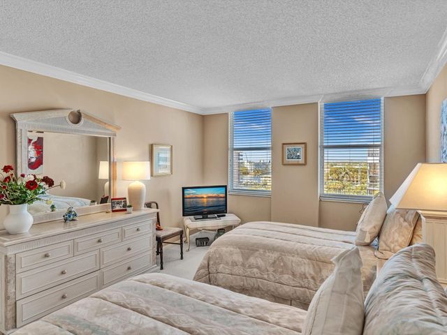 1149 Hillsboro Mile 703, Hillsboro Beach, FL 33062