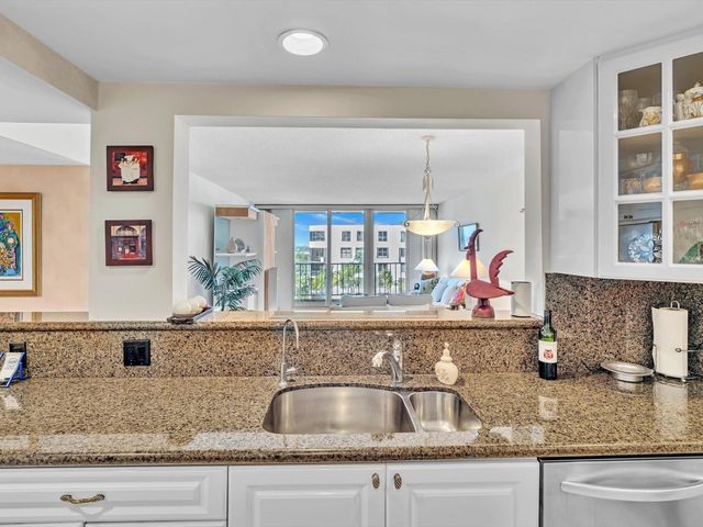 1149 Hillsboro Mile 703, Hillsboro Beach, FL 33062