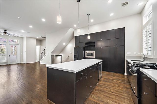 128 Pierce Street, Houston, TX 77002