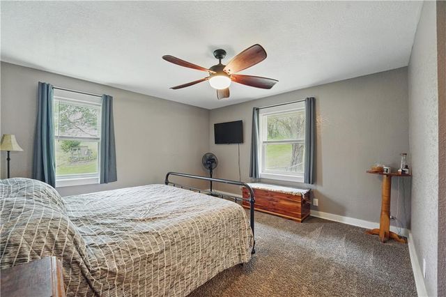 1633 N 600 Road, Baldwin City, KS 66006