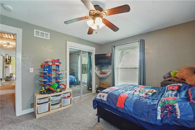 1633 N 600 Road, Baldwin City, KS 66006