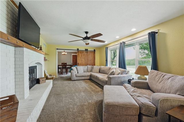 1633 N 600 Road, Baldwin City, KS 66006