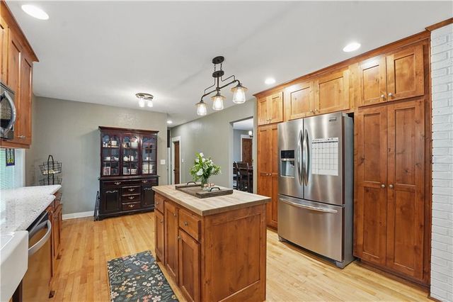 1633 N 600 Road, Baldwin City, KS 66006