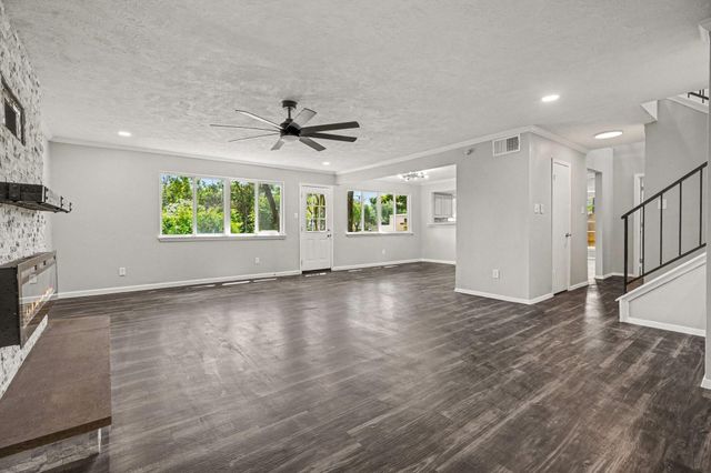 202 Civil Drive, League City, TX 77573
