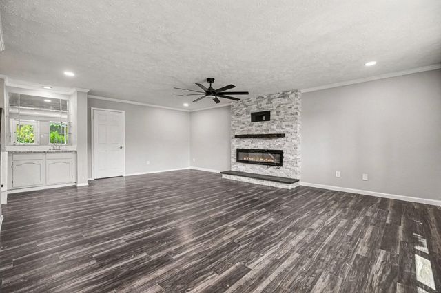 202 Civil Drive, League City, TX 77573