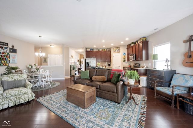 9633 Timber Circle, Mccordsville, IN 46055