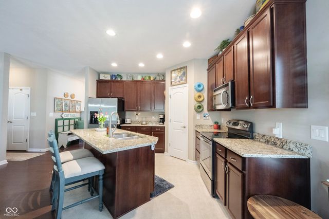 9633 Timber Circle, Mccordsville, IN 46055