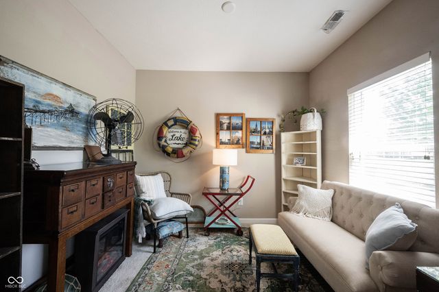 9633 Timber Circle, Mccordsville, IN 46055