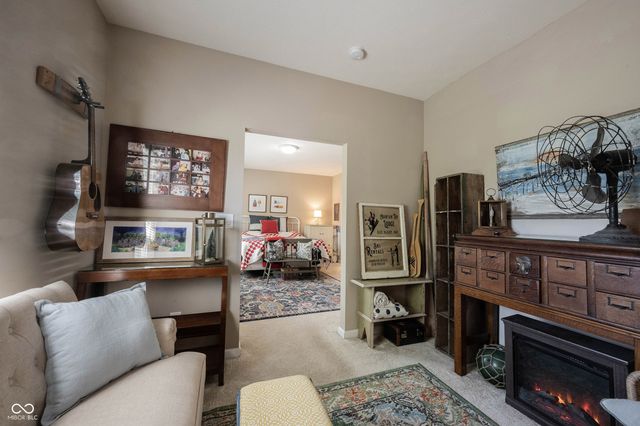 9633 Timber Circle, Mccordsville, IN 46055