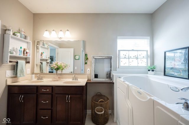 9633 Timber Circle, Mccordsville, IN 46055