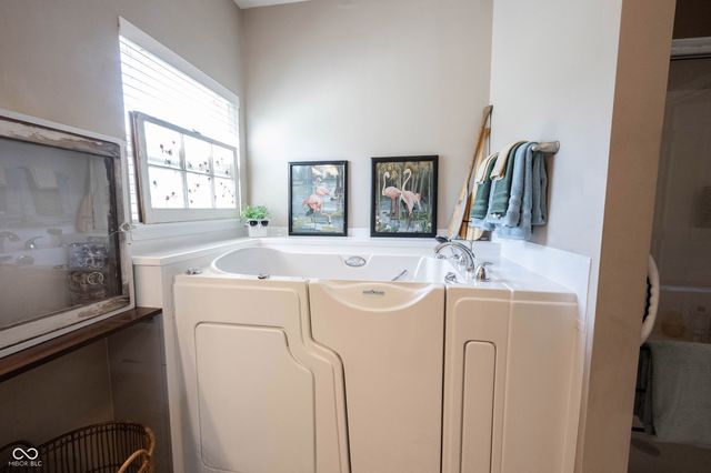 9633 Timber Circle, Mccordsville, IN 46055