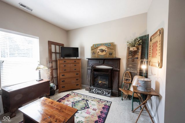 9633 Timber Circle, Mccordsville, IN 46055