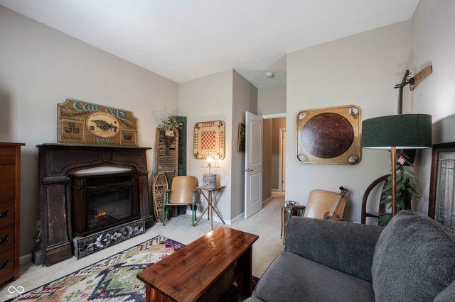 9633 Timber Circle, Mccordsville, IN 46055