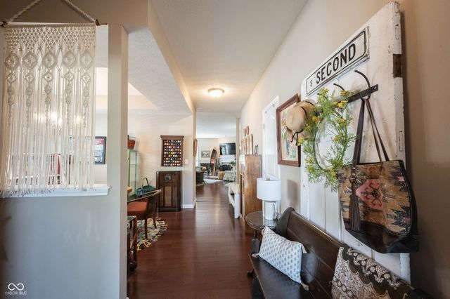 9633 Timber Circle, Mccordsville, IN 46055