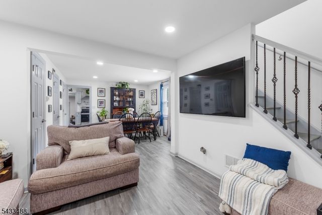 16 Lehigh St, Dover Town, NJ 07801