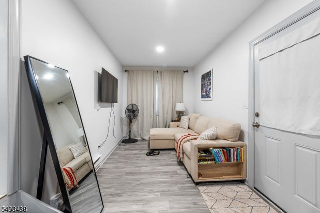 16 Lehigh St, Dover Town, NJ 07801