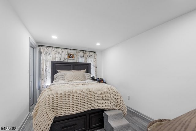 16 Lehigh St, Dover Town, NJ 07801