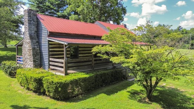 1562 Oak Springs Drive, Columbia, TN 38401