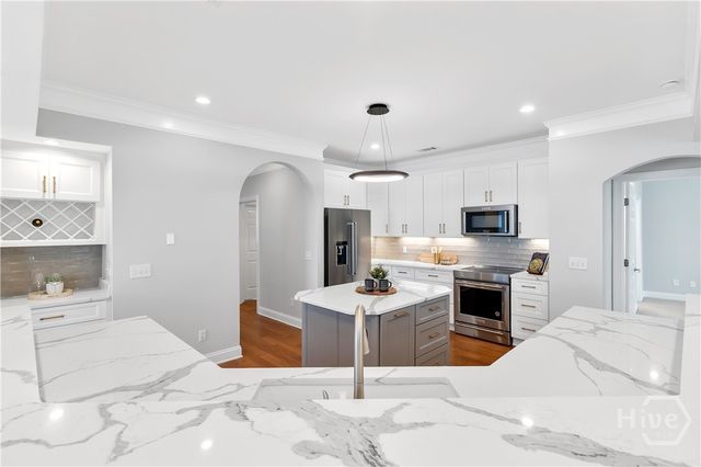 804 River Oaks Drive, Richmond Hill, GA 31324