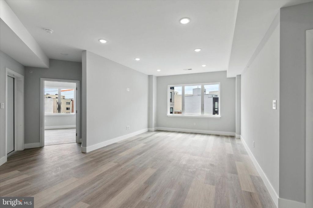 1600 RIDGE AVE, Philadelphia, PA 19130 — photo 3