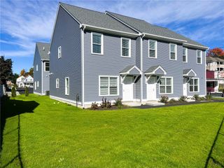 580 Elm Street 4, Woonsocket, RI 02895