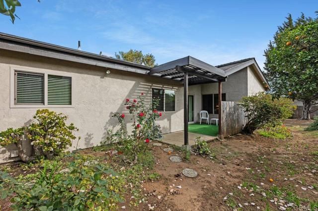 727 Nob Circle, Vista, CA 92084