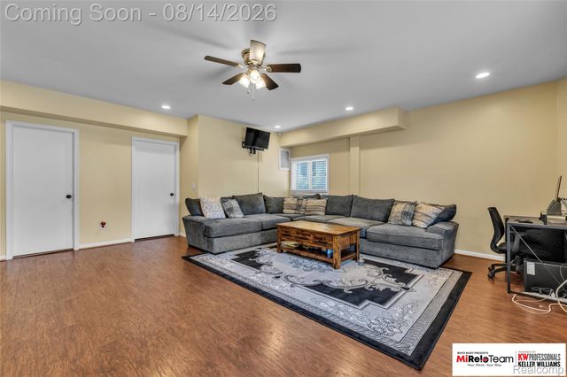 8300 Pacton Drive, Shelby Charter Township, MI 48317