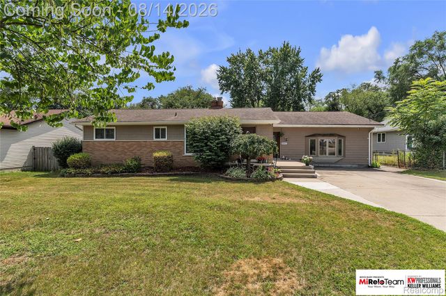 8300 Pacton Drive, Shelby Charter Township, MI 48317