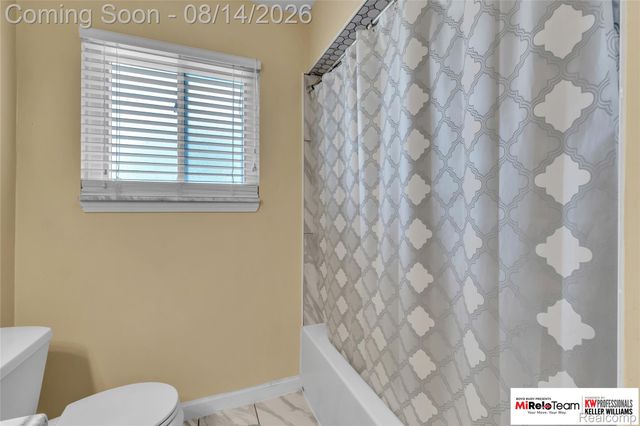 8300 Pacton Drive, Shelby Charter Township, MI 48317