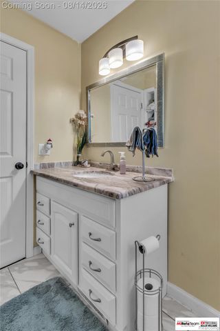 8300 Pacton Drive, Shelby Charter Township, MI 48317