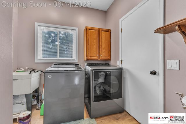 8300 Pacton Drive, Shelby Charter Township, MI 48317