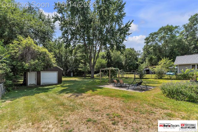 8300 Pacton Drive, Shelby Charter Township, MI 48317
