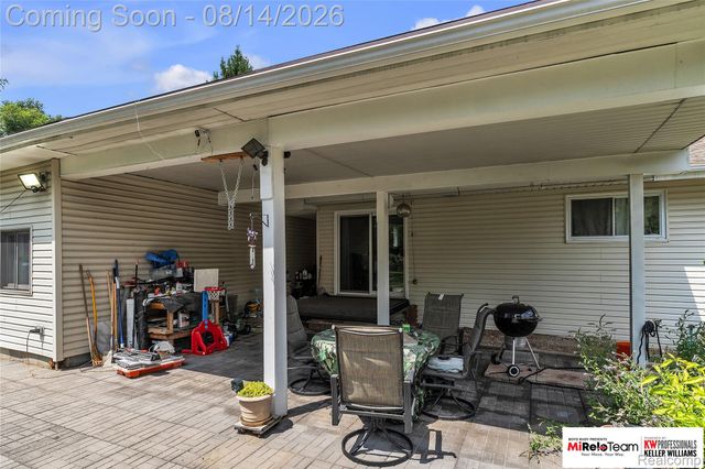 8300 Pacton Drive, Shelby Charter Township, MI 48317