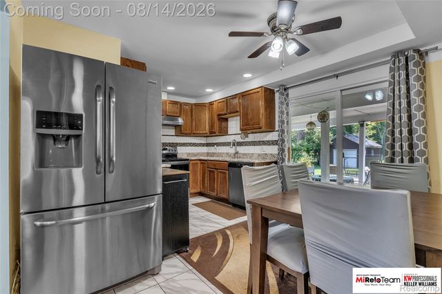 8300 Pacton Drive, Shelby Charter Township, MI 48317